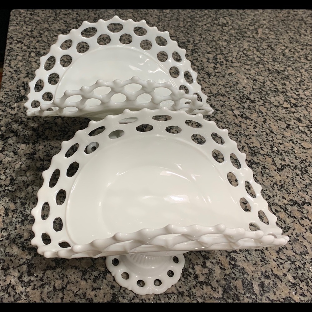 White MilkGlass DoricLace Edge Antique BananaStand